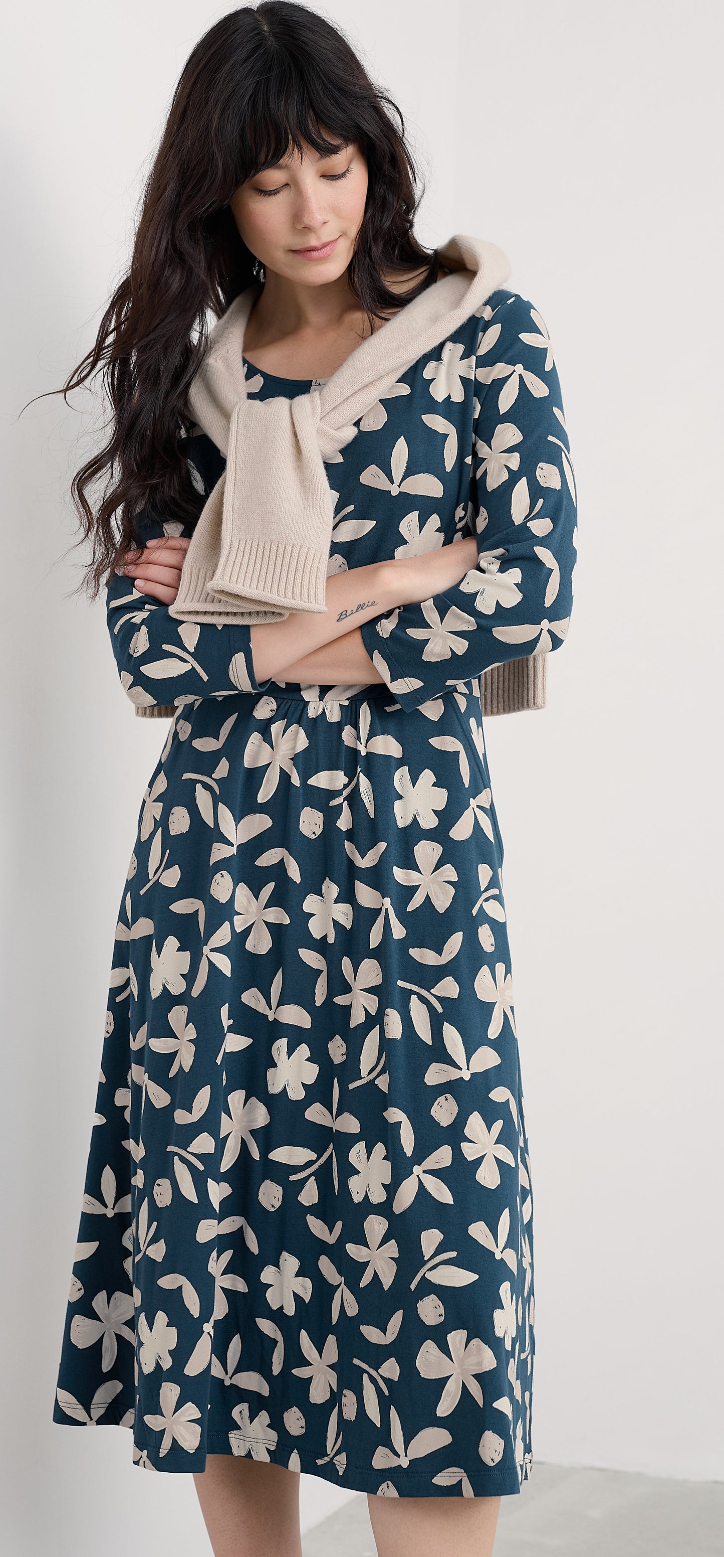 April Jersey Dress Organic Shapes Dark Lugger